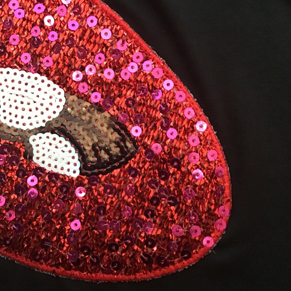 EDGY  “LIP BITE” SEQUINED TOP - Picture 5 of 15